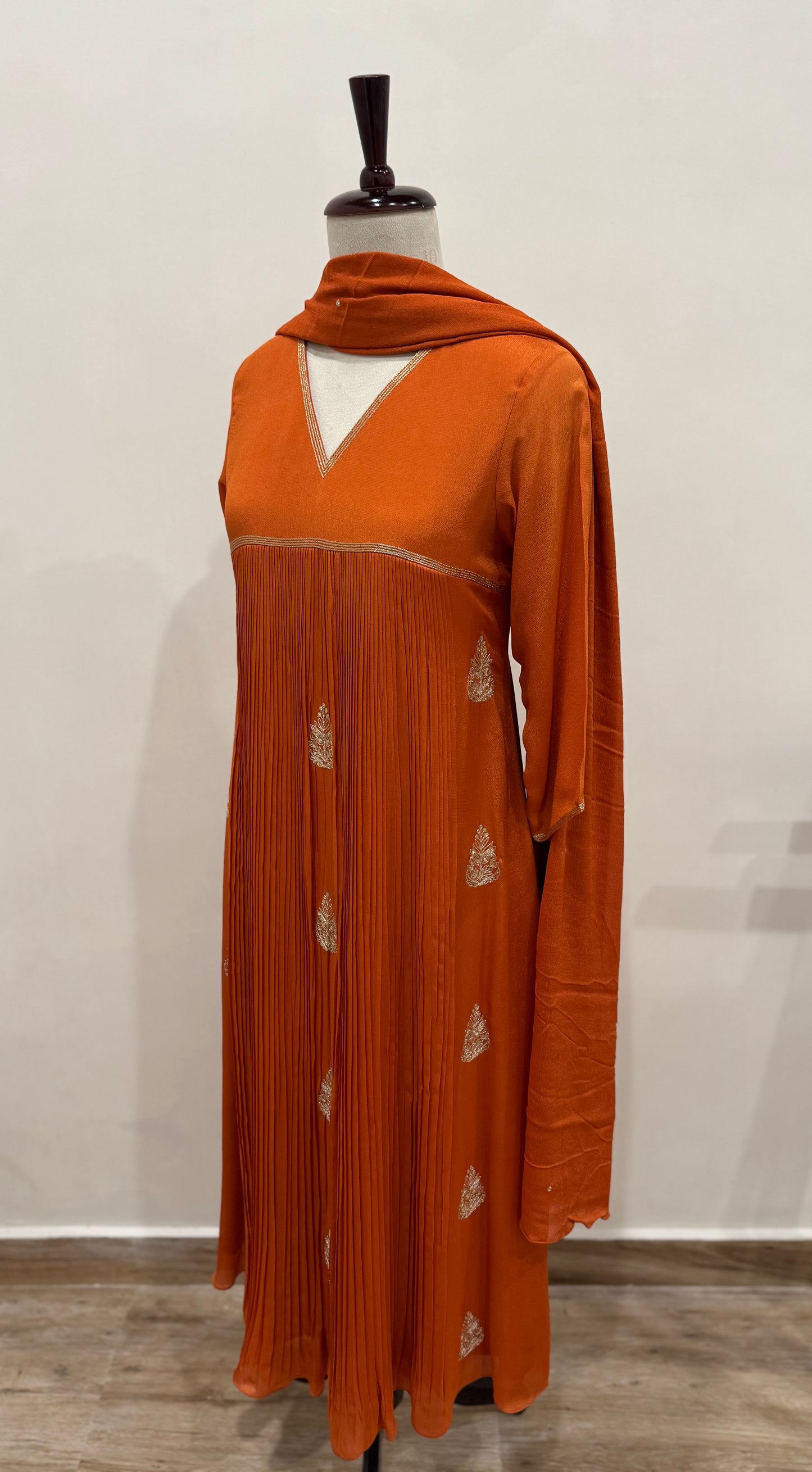 Varinya - Crepe Georgette Kurta Set