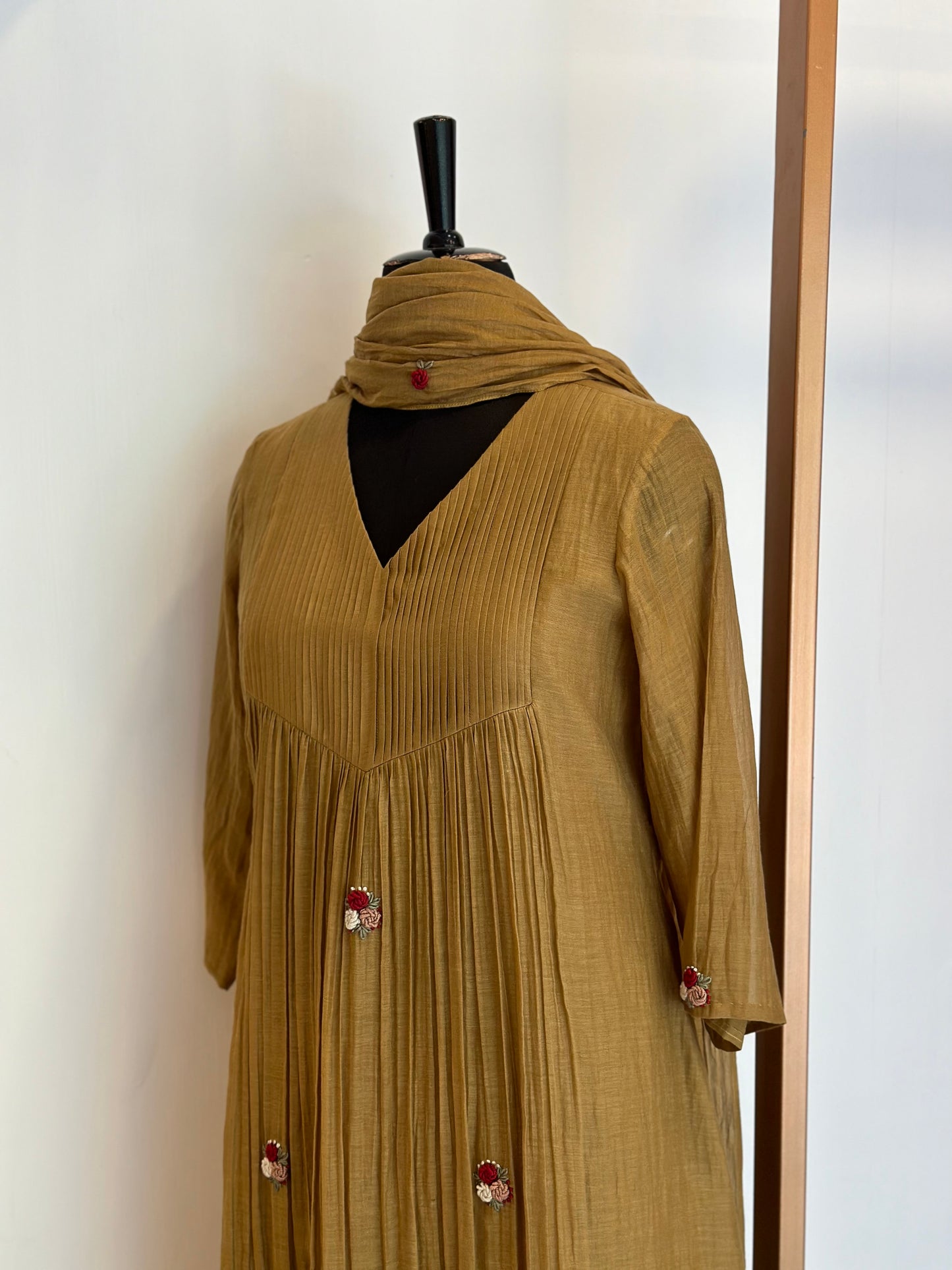 Wildrose Dark Kurta Set