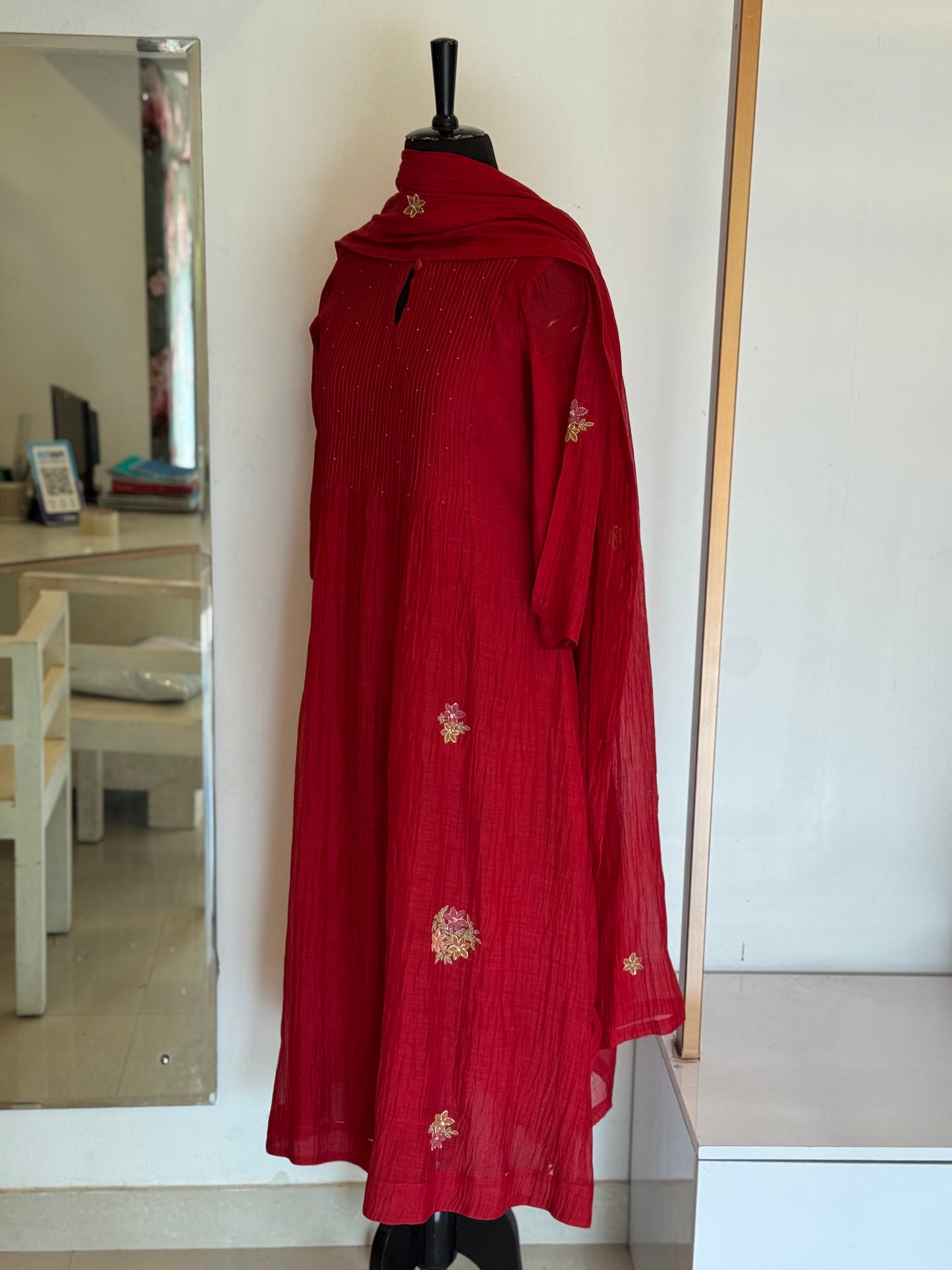 Fresa - Red Applique Mul Chanderi Kurta Set