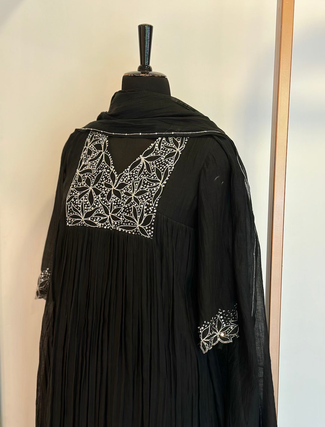 Black Floral Kurta Set - Thea